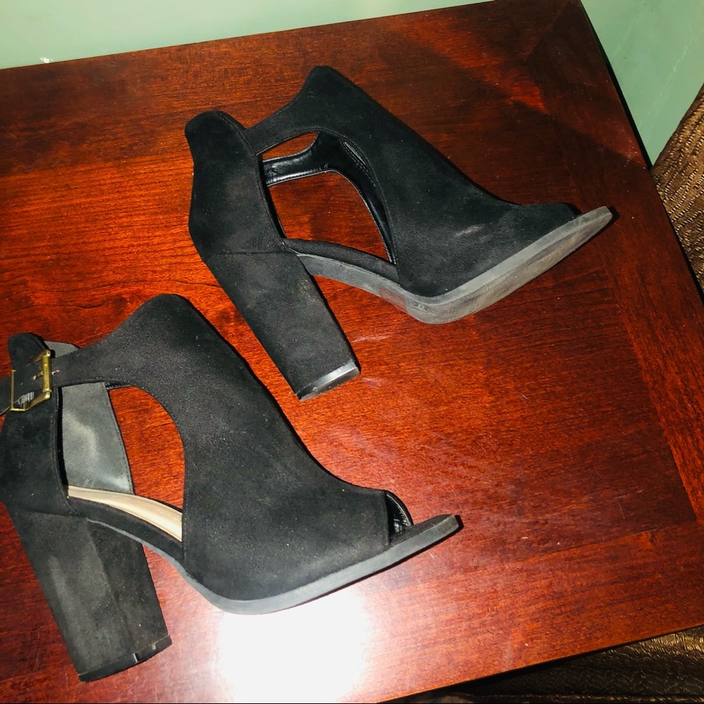 Black Suede Open Toe Block Heels 👠 🖤